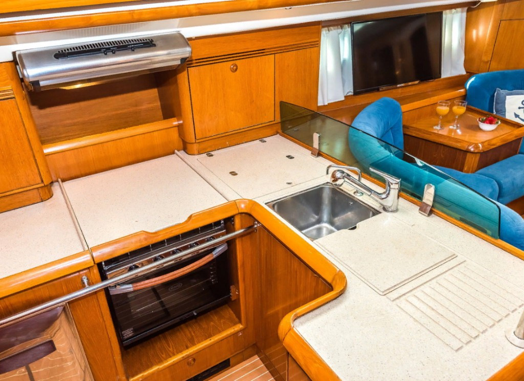 Yacht JEANNEAU - Sun Odyssey 54 DS "Vika"