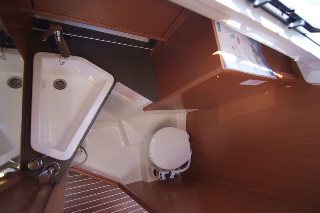 Yacht BAVARIA - Cruiser 34 "Talassa"