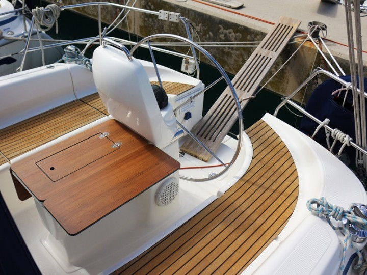 Yacht BAVARIA - 33 Cruiser "Frana"