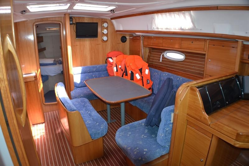 Yacht BAVARIA - 39 Cruiser "Demi"