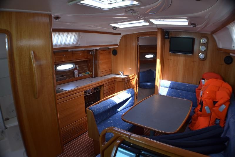 Yacht BAVARIA - 39 Cruiser "Demi"