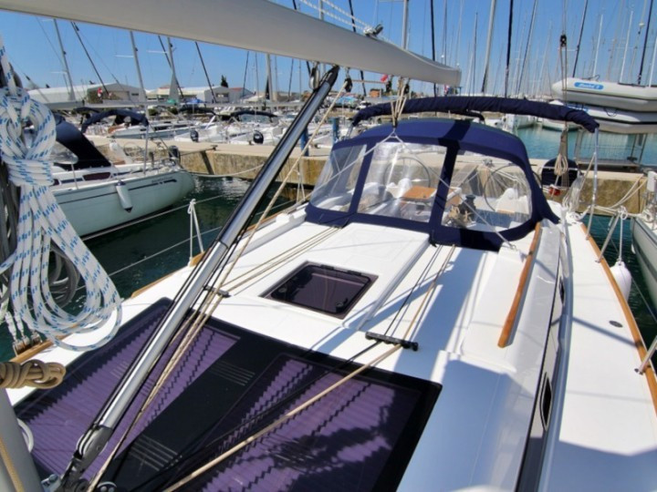 Yacht DUFOUR - 382 Grand Large "Louise"