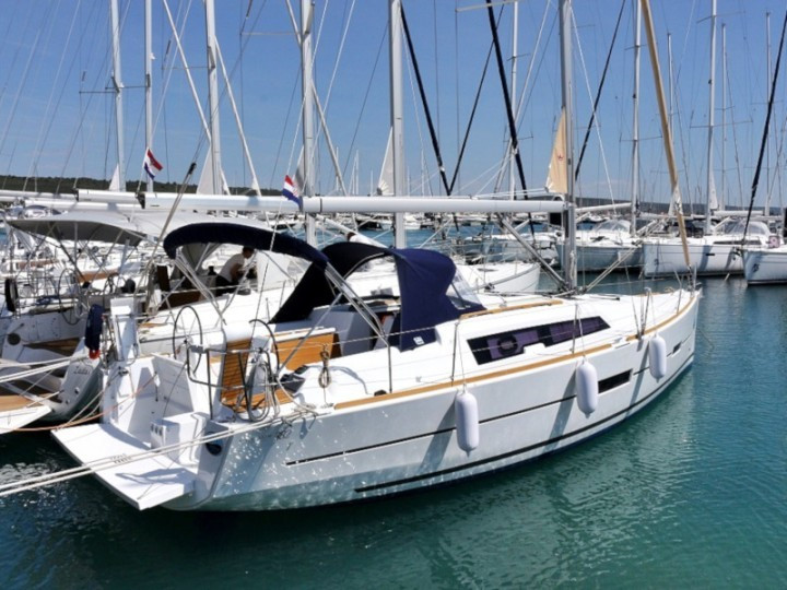 Yacht DUFOUR - 382 Grand Large "Louise"