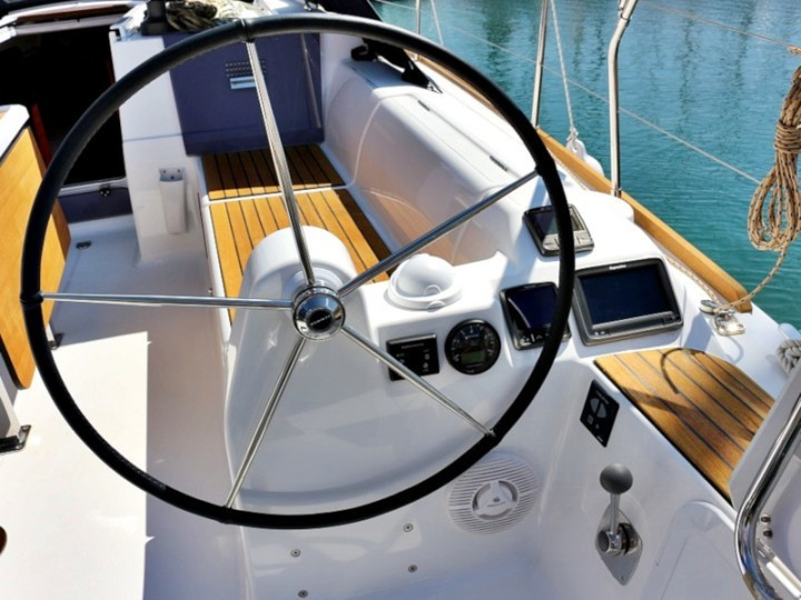 Yacht DUFOUR - 382 Grand Large "Louise"