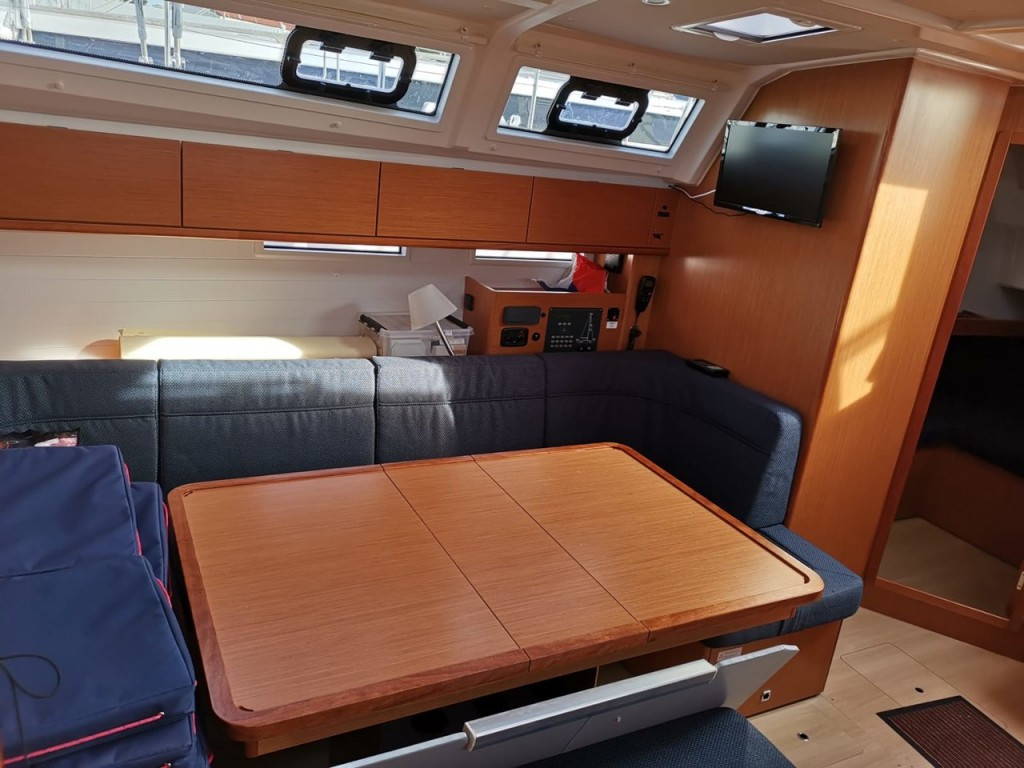 Yacht BAVARIA - Cruiser 46 "Jameson II"