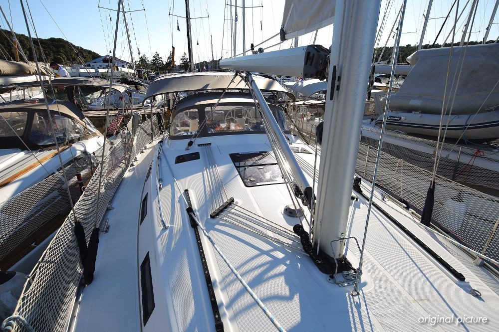 Yacht BAVARIA - Cruiser 40 "Ornela"