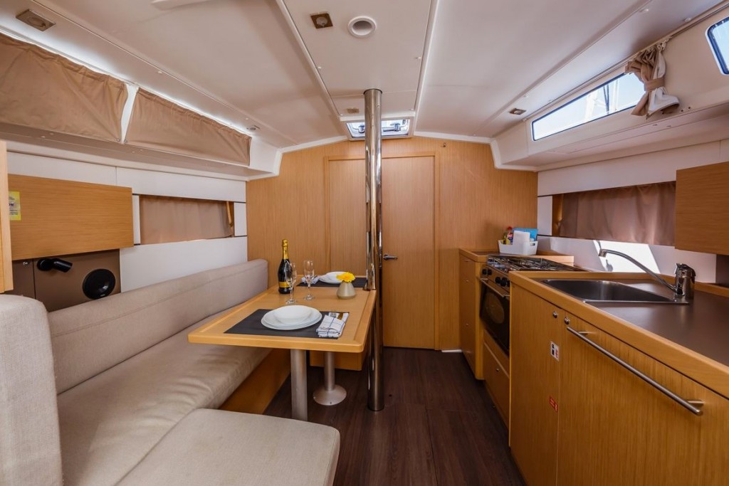 Yacht BENETEAU - Oceanis 38.1 "Pleasure"