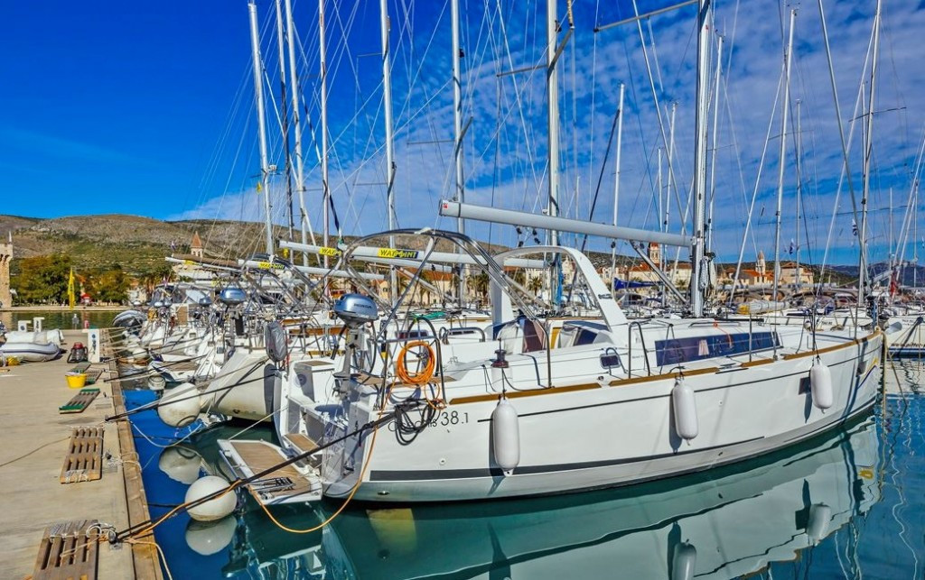 Yacht BENETEAU - Oceanis 38.1 "Pleasure"