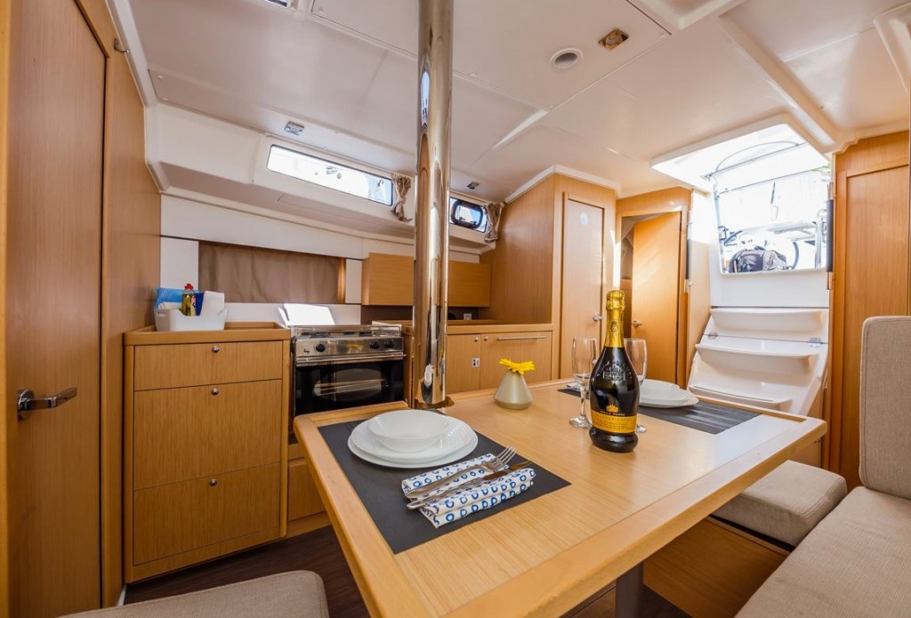 Yacht BENETEAU - Oceanis 38.1 "Pleasure"