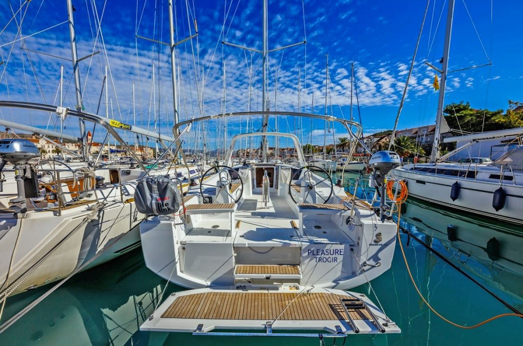 Yacht BENETEAU - Oceanis 38.1 "Pleasure"