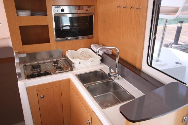 Yacht FOUNTAINE PAJOT - Mahe 36 "Happy Eva"