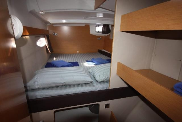 Yacht FOUNTAINE PAJOT - Mahe 36 "Happy Eva"