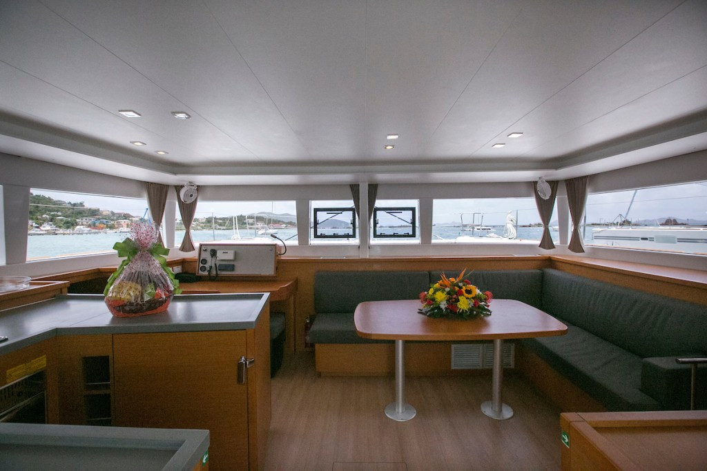 Yacht LAGOON - 450 F "Moët"