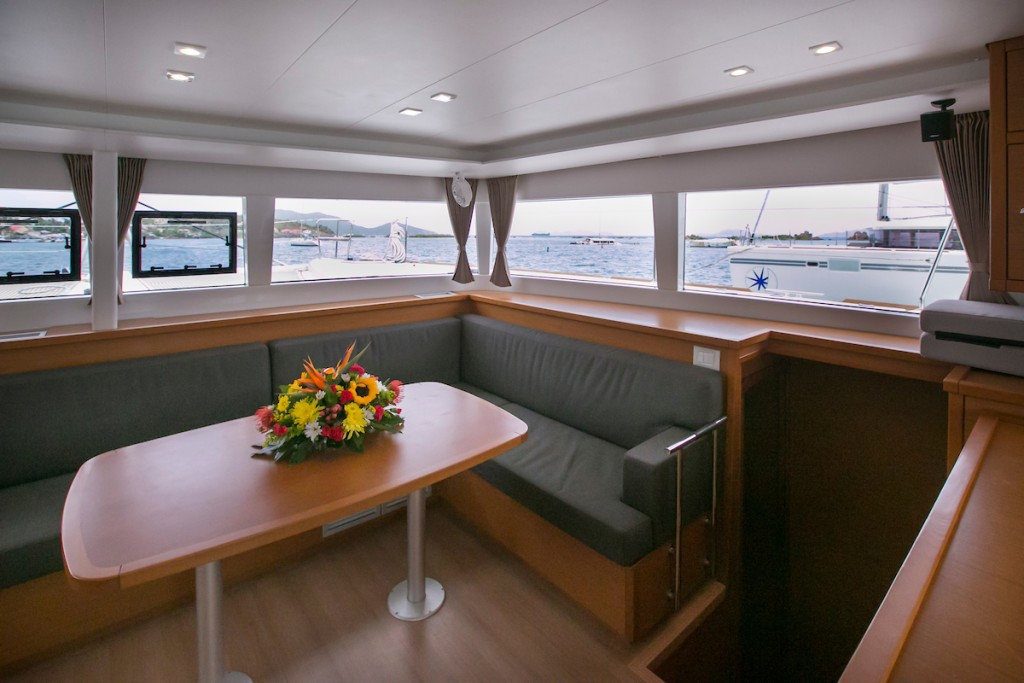 Yacht LAGOON - 450 F "Moët"