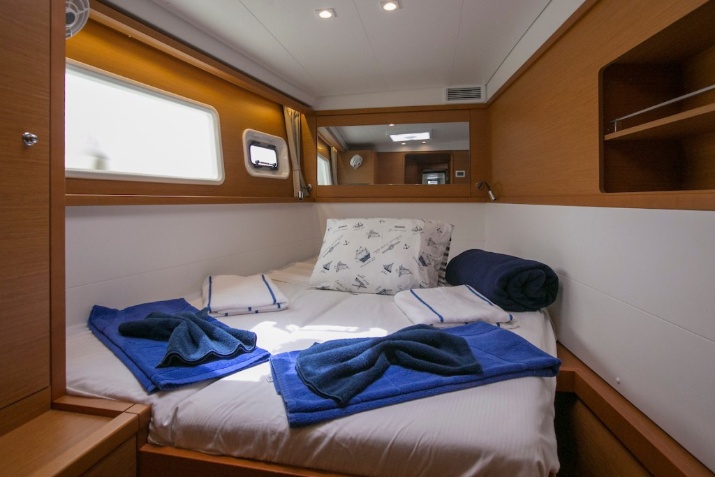 Yacht LAGOON - 450 F "Moët"