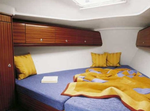 Yacht BAVARIA - 32 "Elizabet"