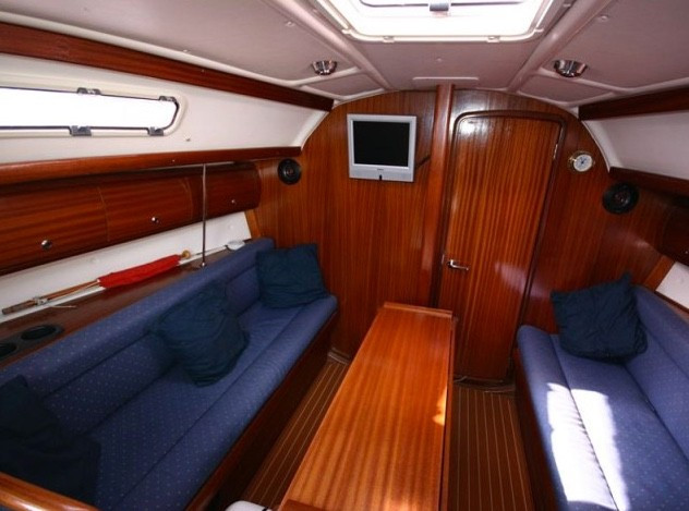 Yacht BAVARIA - 32 "Elizabet"