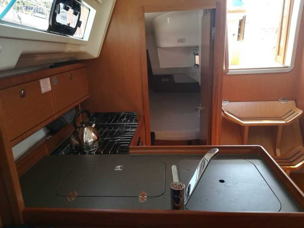 Yacht BAVARIA - Cruiser 34 "Cleo"