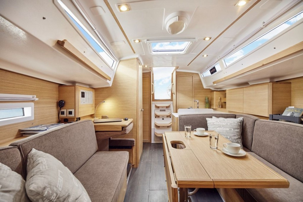 Yacht ELAN - E4 "Shark"