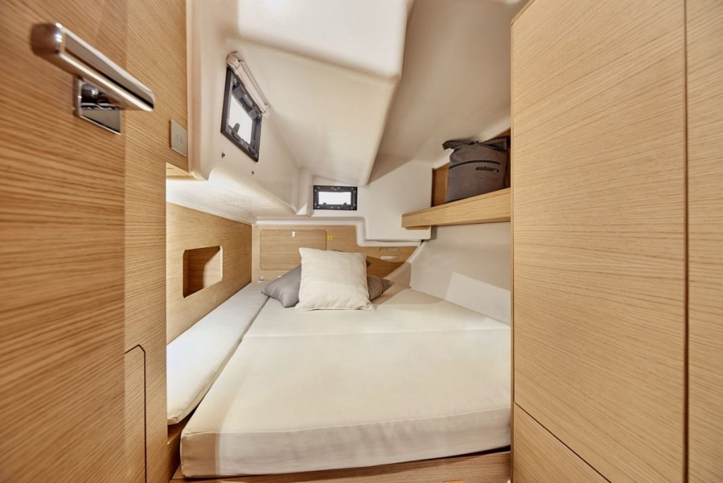 Yacht ELAN - E4 "Shark"