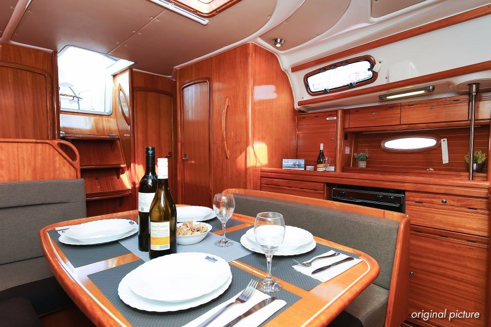 Yacht BAVARIA - 39 Cruiser "Linda"