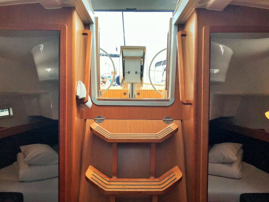 Yacht BAVARIA - Cruiser 37 "Maestral"