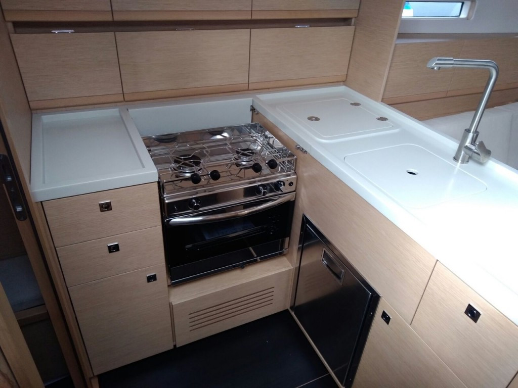 Yacht MORE - 40 "Small More"