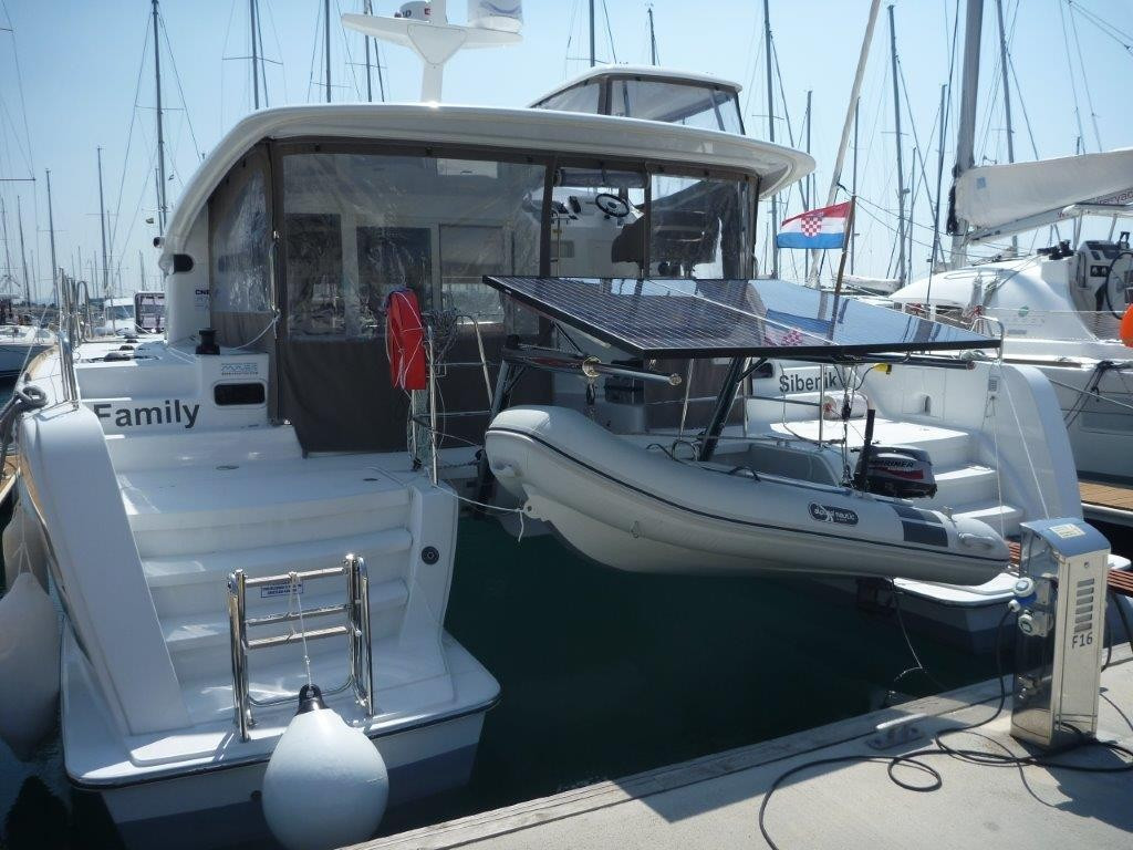 Yacht LAGOON - 40 Motoryacht "Family"