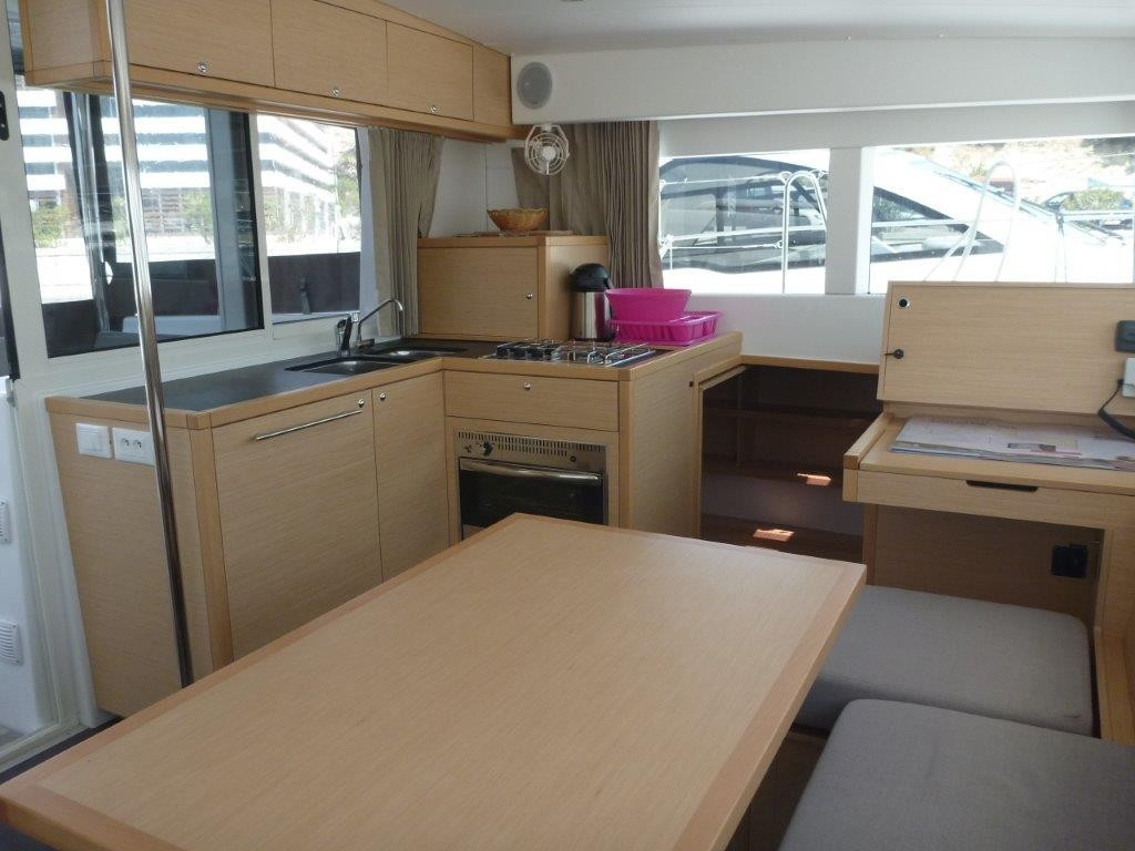 Yacht LAGOON - 40 Motoryacht "Family"