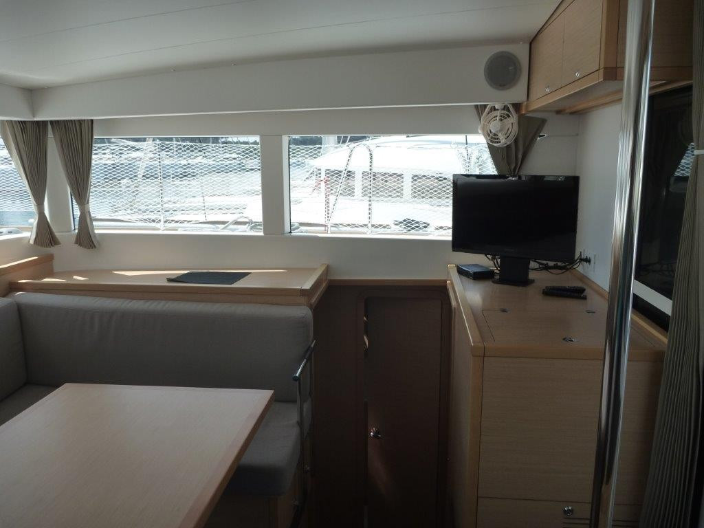 Yacht LAGOON - 40 Motoryacht "Family"