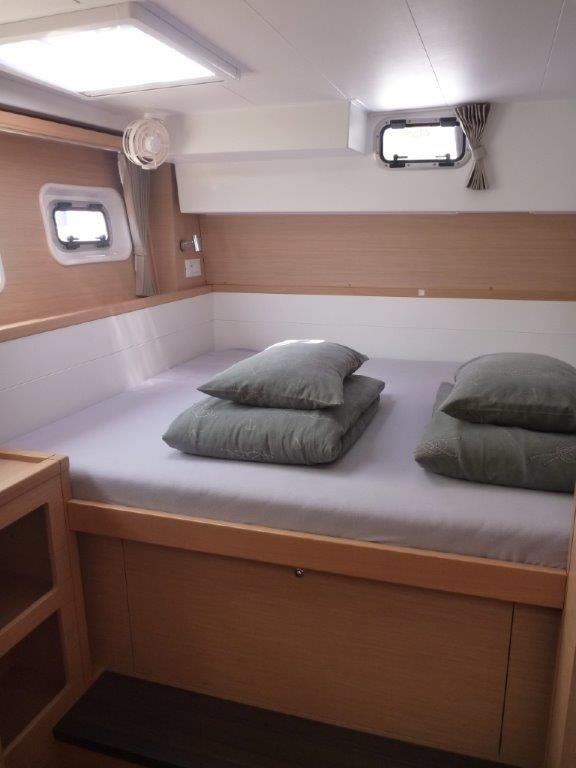 Yacht LAGOON - 40 Motoryacht "Family"