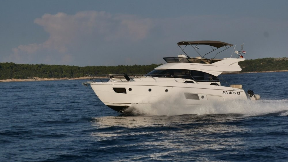 Yacht BAVARIA - Virtess 420 Fly "Lana"