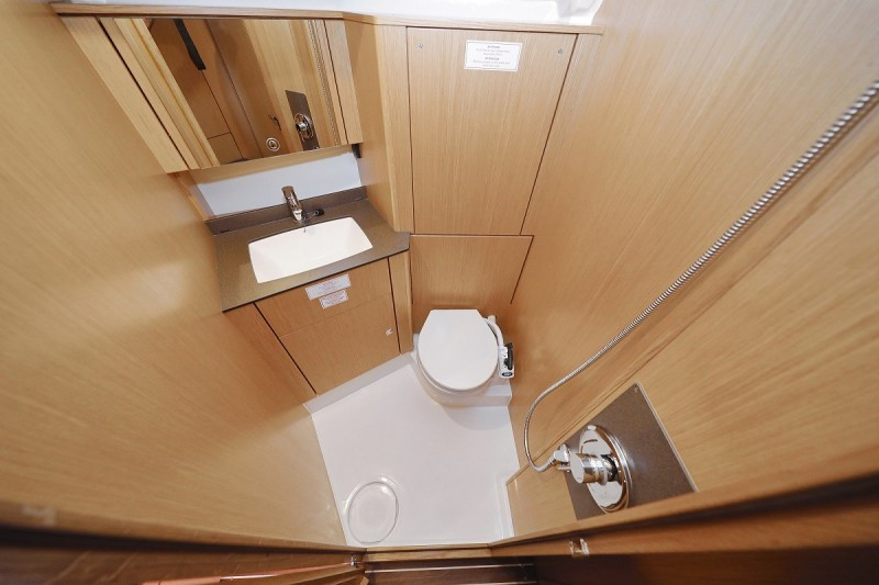 Yacht BAVARIA - Cruiser 41 "Hemonaty"