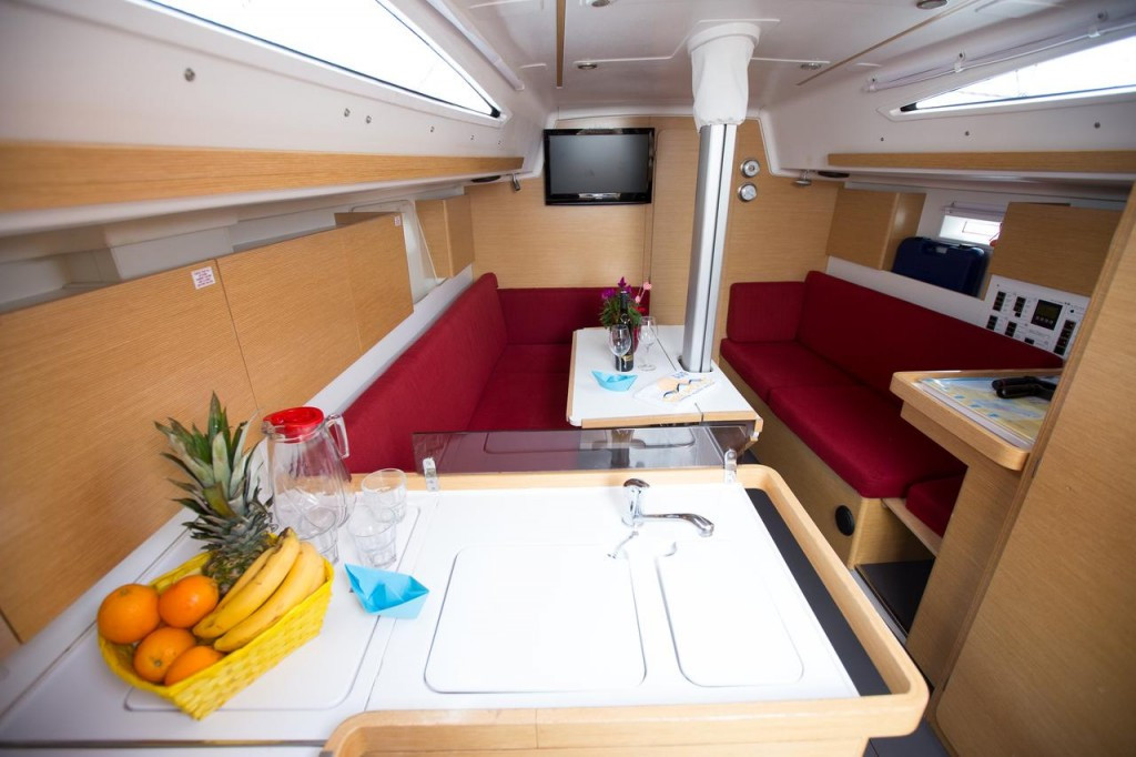 Yacht ELAN - 350 "November"