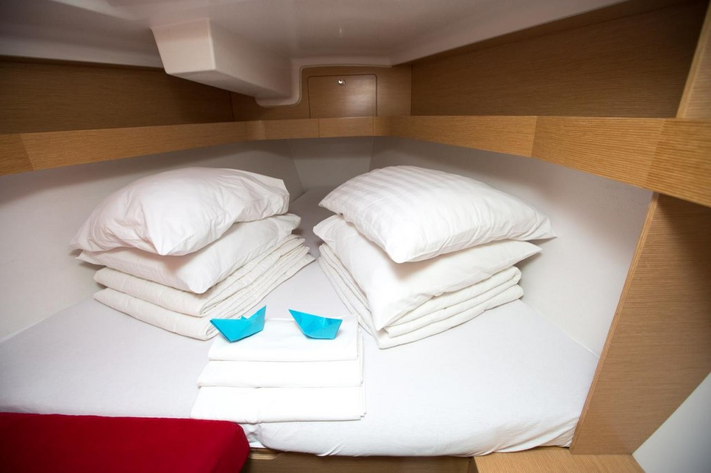 Yacht ELAN - 350 "November"