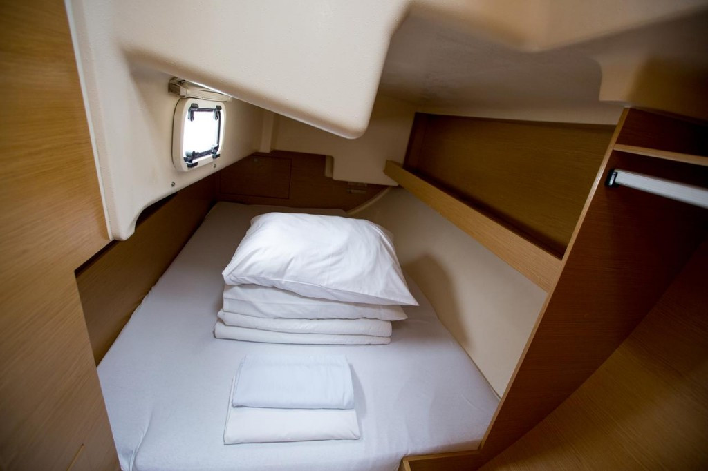 Yacht ELAN - 350 "November"