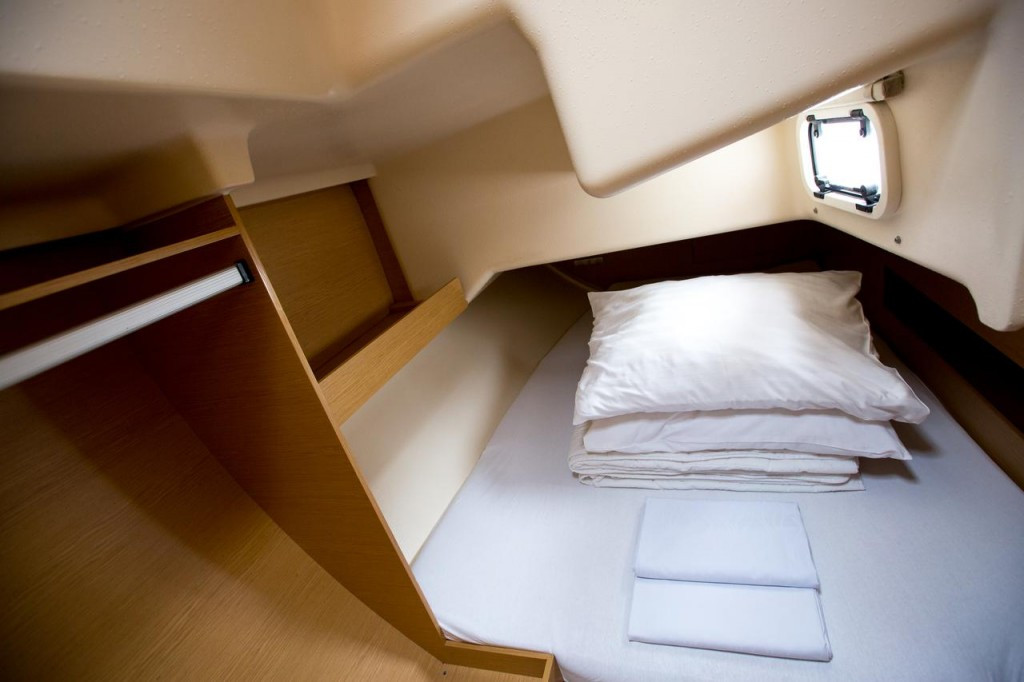 Yacht ELAN - 350 "November"