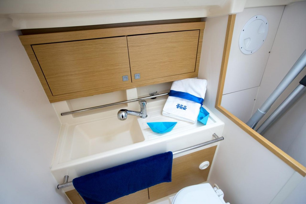 Yacht ELAN - 350 "November"