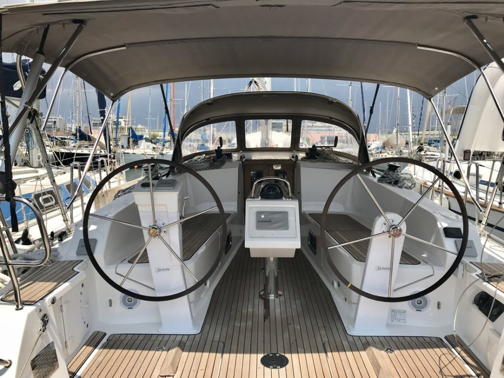 Yacht BAVARIA - Cruiser 41 "Leonidas"