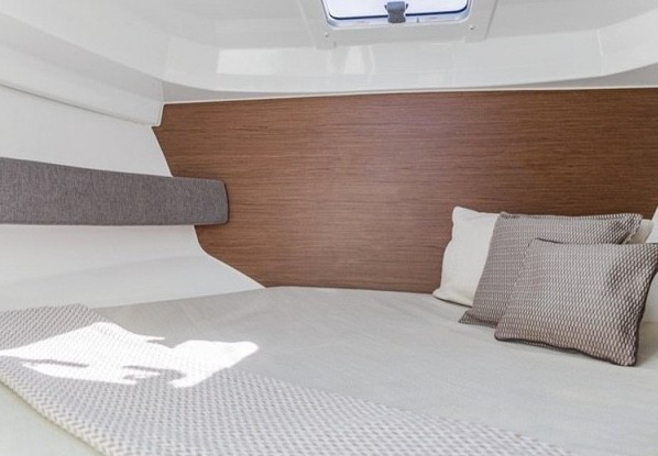 Yacht BENETEAU - Antares 8 OB "Angela"