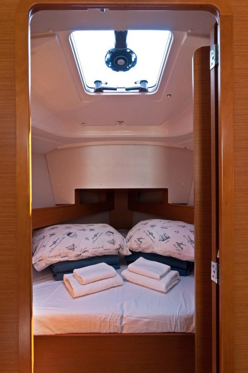 Yacht JEANNEAU - Sun Odyssey 33i "Kiki Kiss"