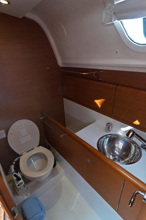 Yacht JEANNEAU - Sun Odyssey 33i "Kiki Kiss"