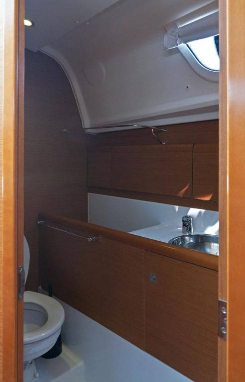 Yacht JEANNEAU - Sun Odyssey 33i "Kiki Kiss"