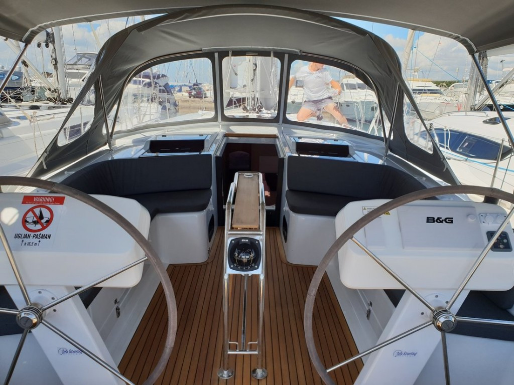 Yacht HANSE - 458 "Adagio"