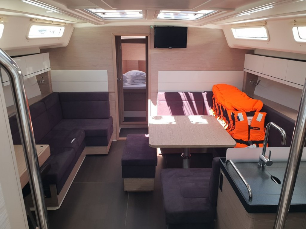 Yacht HANSE - 458 "Adagio"