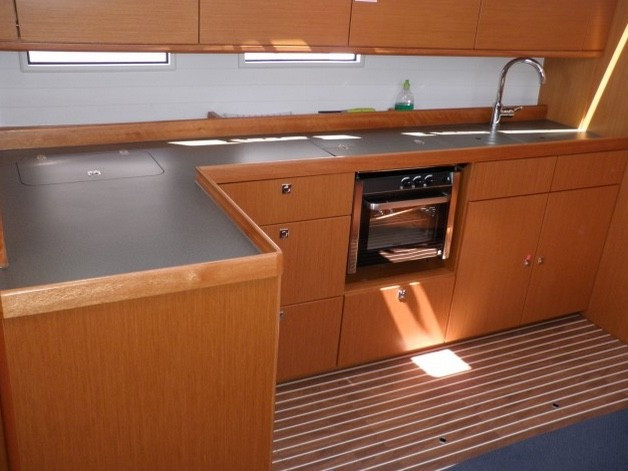 Yacht BAVARIA - Cruiser 34 "Tika"