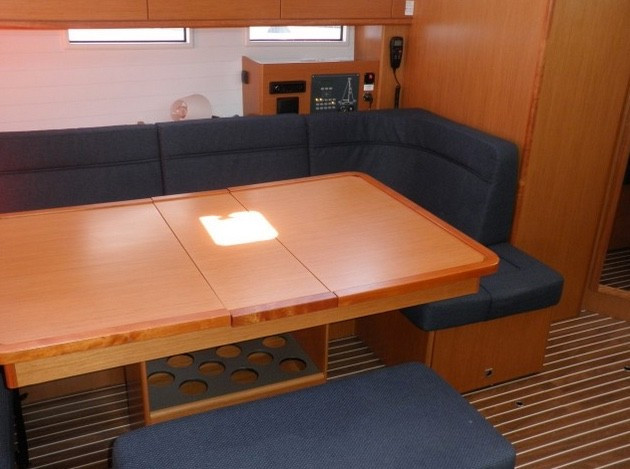 Yacht BAVARIA - Cruiser 34 "Tika"