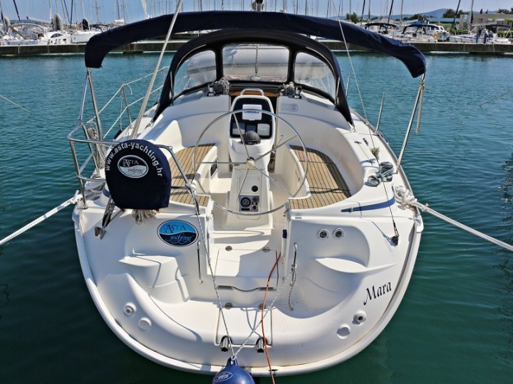 Yacht BAVARIA - 33 Cruiser "Mara"