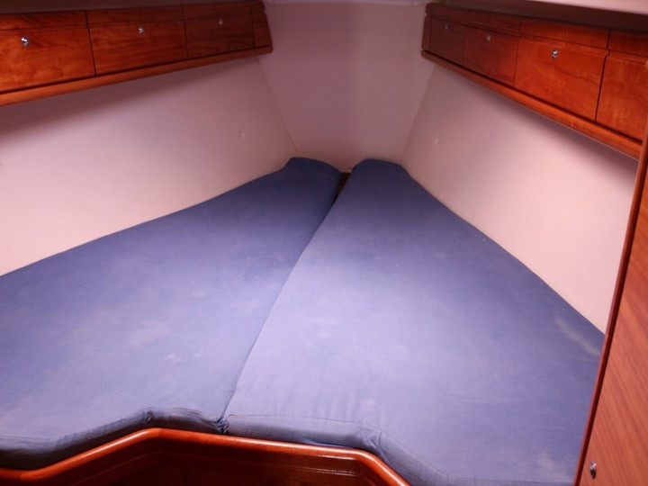 Yacht BAVARIA - 33 Cruiser "Mara"