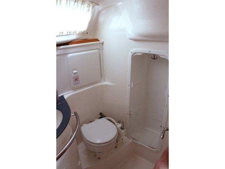 Yacht BAVARIA - 33 Cruiser "Mara"